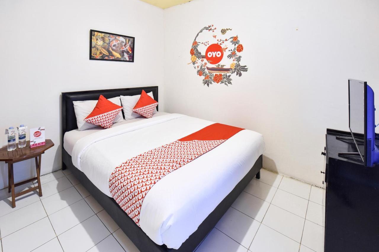 Oyo 348 Hotel Dieng Permai Yogyakarta Kültér fotó